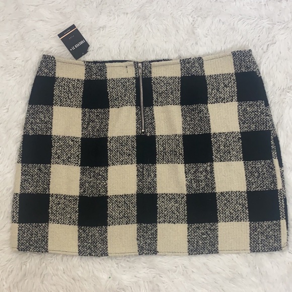 Forever 21 PLUS Black & White Plaid Wool Blend Mini Skirt - Picture 5 of 5